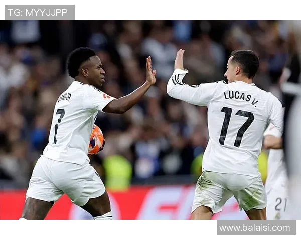 皇马迎战瓦伦西亚展开激烈对决 两队争夺西甲榜首荣耀